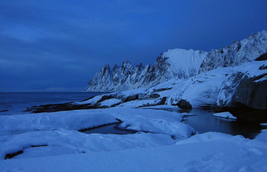 Senja Hotell Finnsnes Exterior photo
