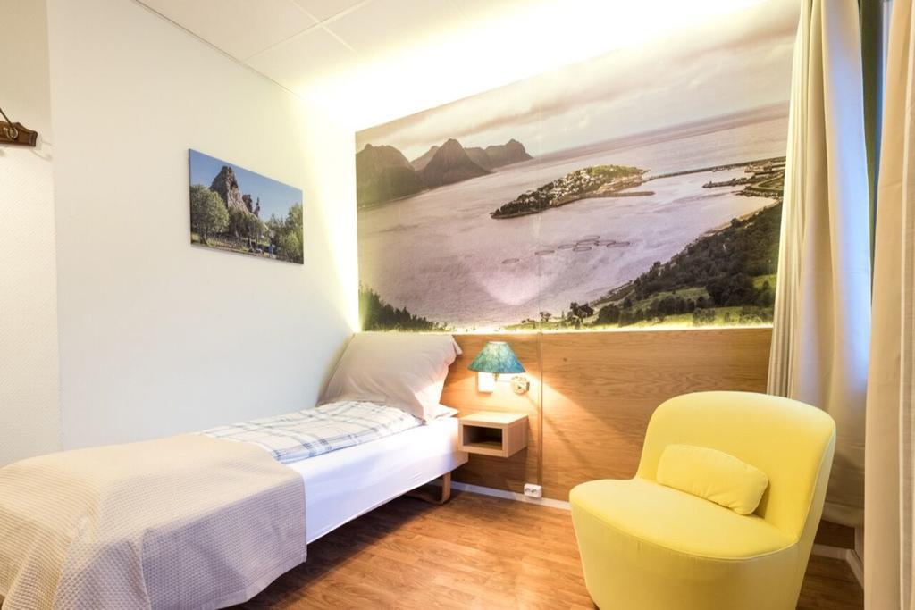 Senja Hotell Finnsnes Exterior photo